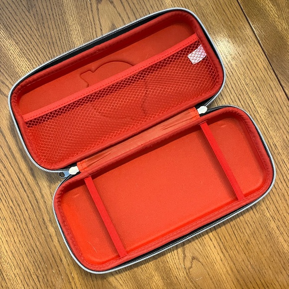 Marvel’s ‘The Avengers’ Nintendo Switch case - Picture 4 of 5